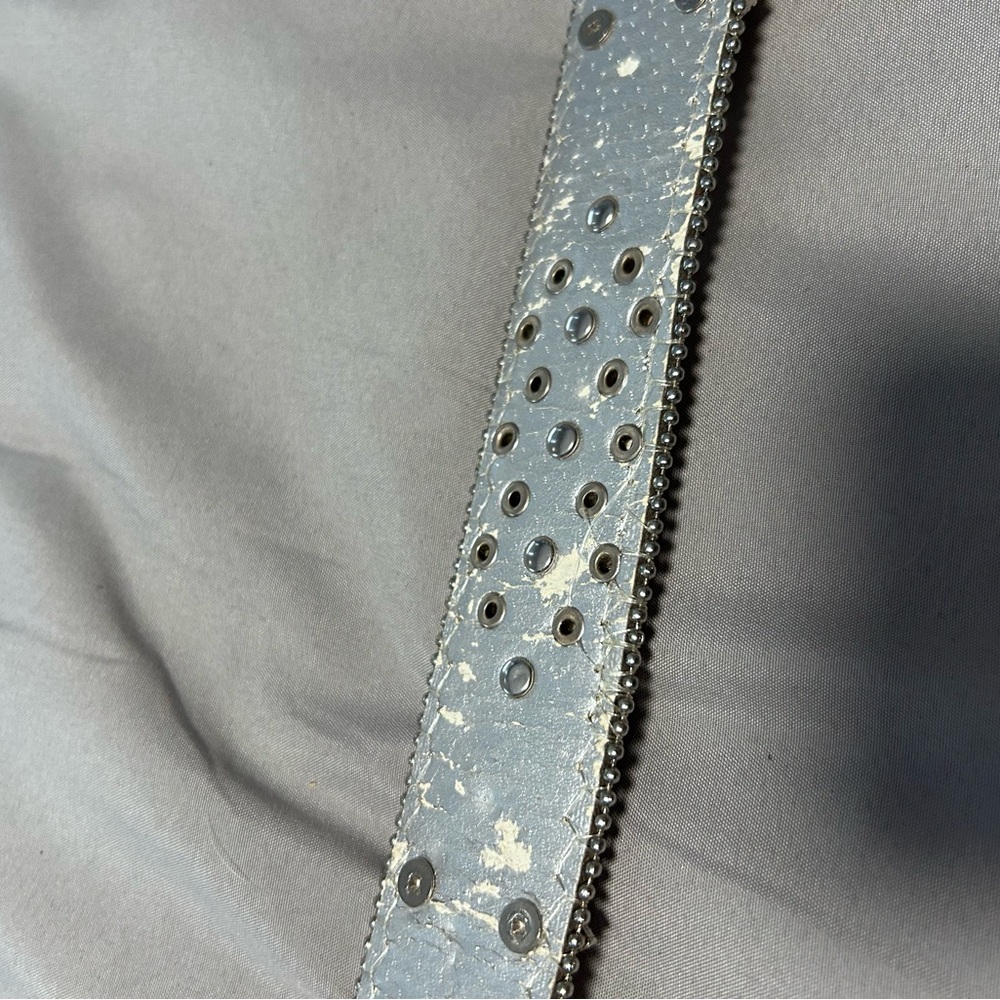 Silver Fleur De Lis Studded Bejeweled Faux Leather Statement Belt Size Large - Picture 7 of 12
